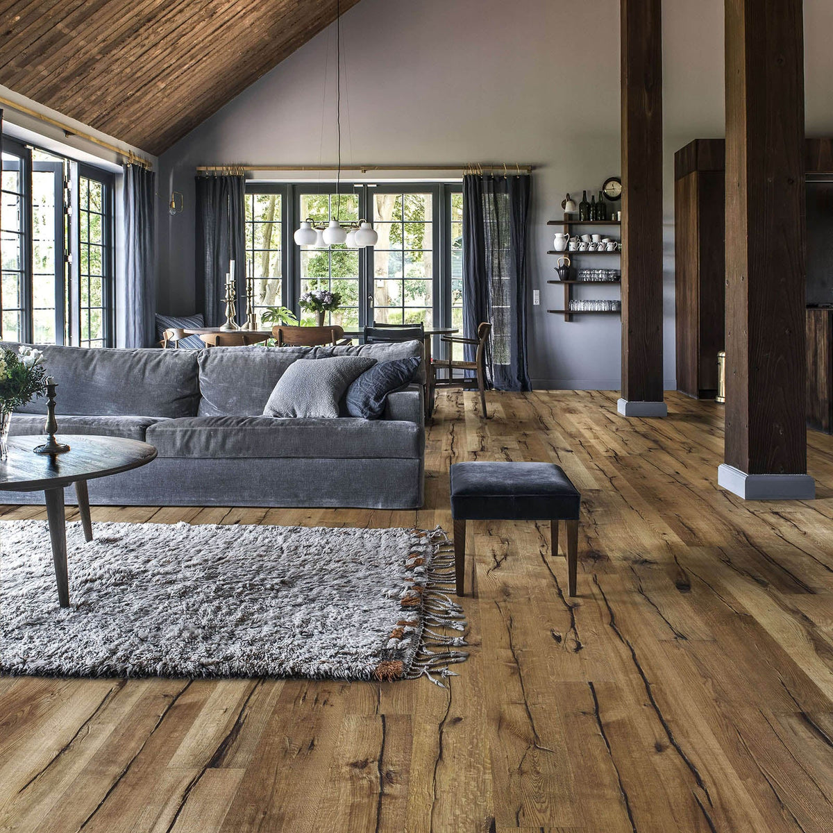 Capo Maggiore brown oak flooring in a room