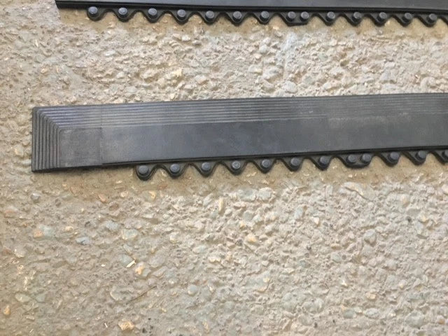 Interlocking Rubber Gym mat 3'' long Edging mat corner and straight edge