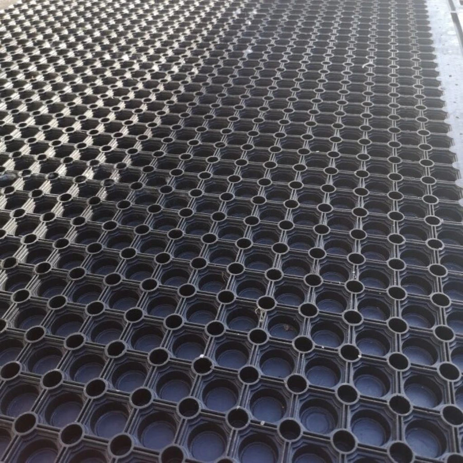 Cow & Stable Mats | Cushioned Hammertop 23mm Rubber Straight Edge | 6ft x 4ft