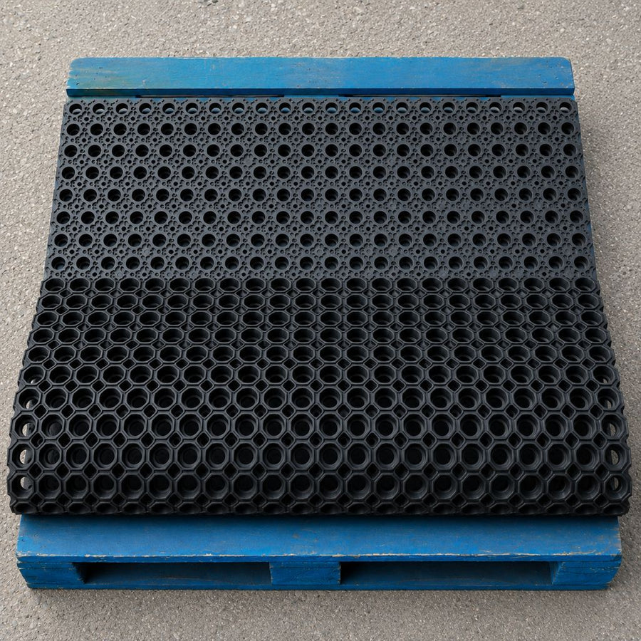 2x GRASS Rubber MAT playground golfcourse mat horsecourse mat 22mm free pegs